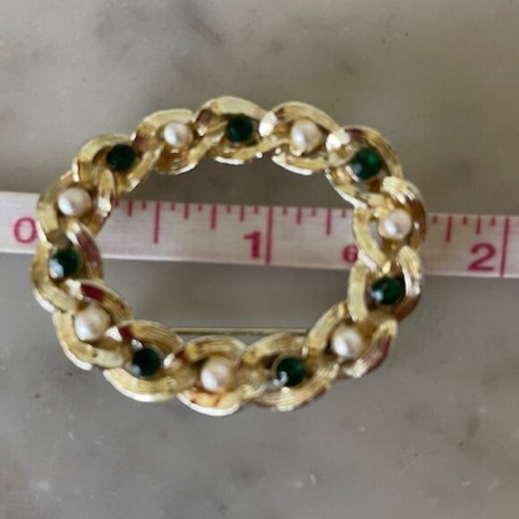 GERRY'S Vintage Gold Tone Pearl Emerald Rhinestone Oval Brooch Pin - Picture 11 of 12